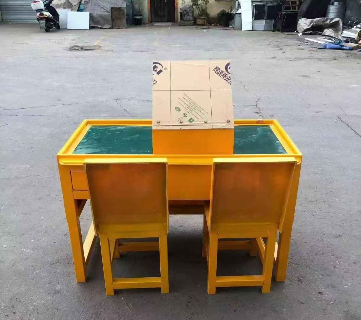 建湖防静电导通桌井下煤矿火工品发放桌：危险品流转的安全守护者